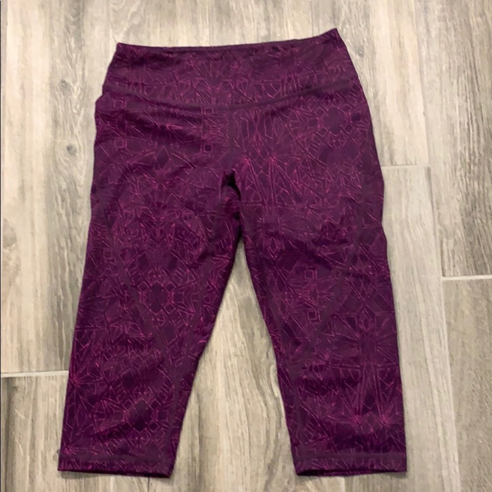 Zella size small crops. 18 inch inseam.